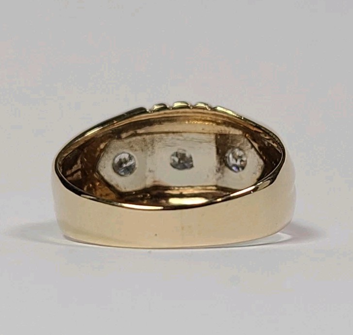 Vintage 14k Yellow Gold 3 Diamond .35 Carat Men’s Ring Size 9