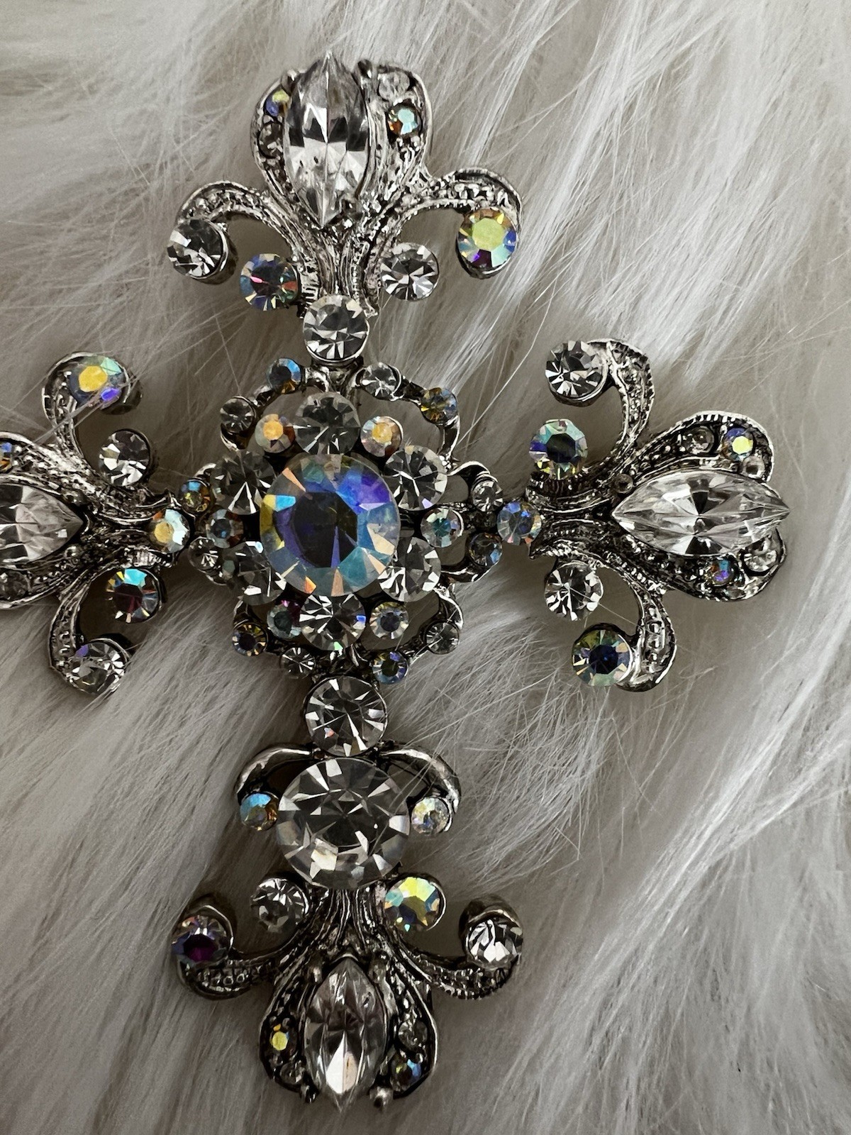 VINTAGE NWT RARE CROSS RHINESTONE BROOCH PENDANT PIN SILVER TONE STUNNING T1