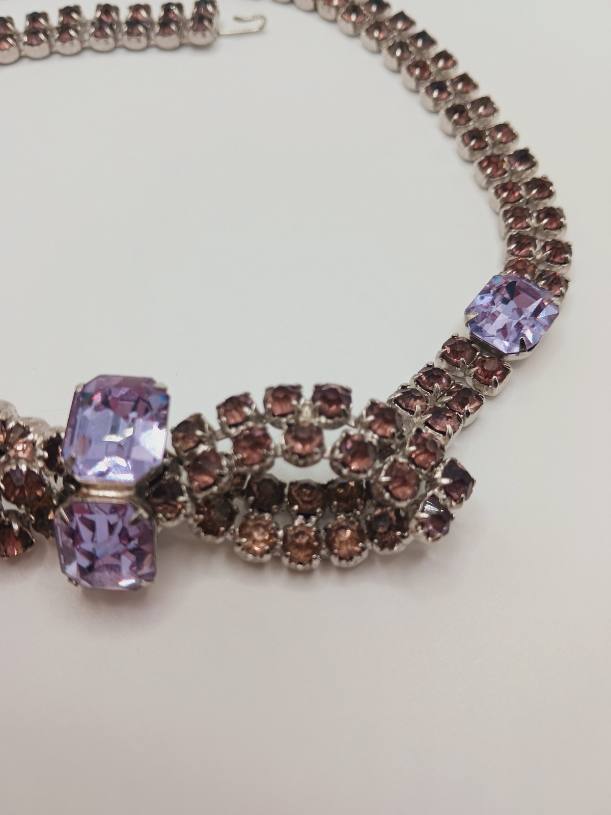 Vintage Blue Violet Purple Alexandrite lilac Rhinestone Bow Necklace silver tone