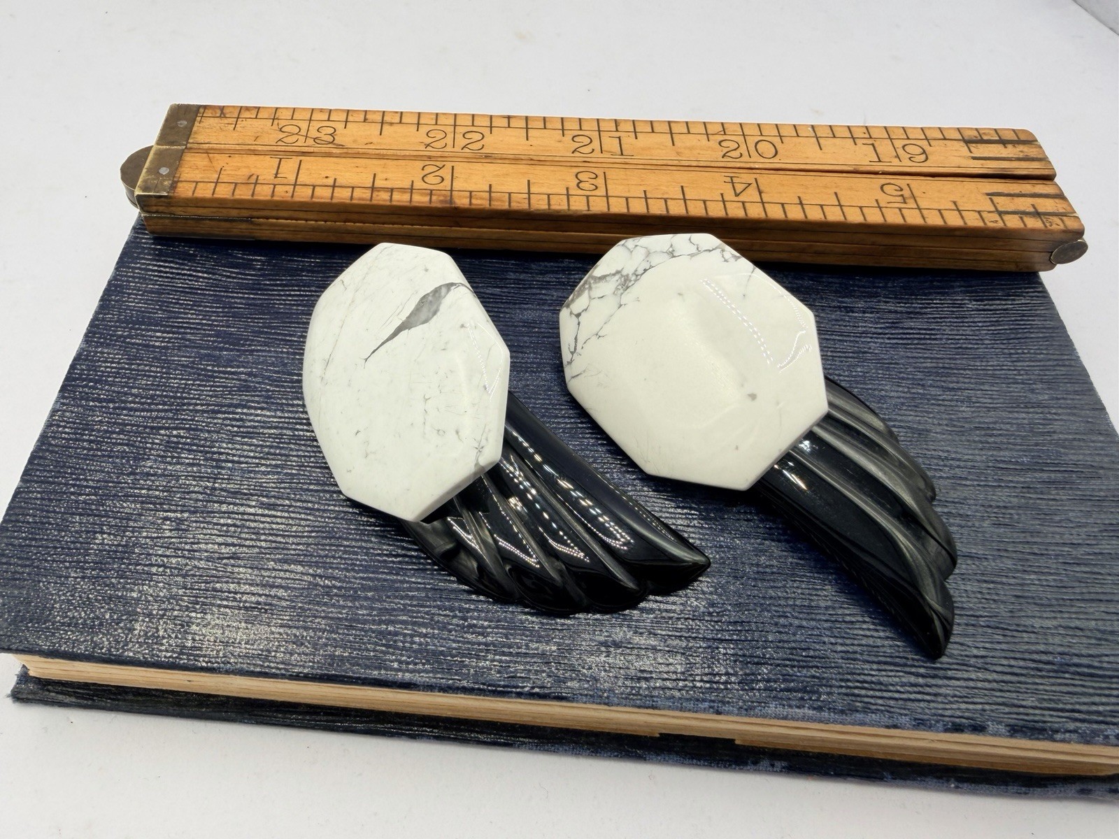 White & Black Gemstone Clip On Earrings 1980s Vintage Carved Wings Ro-Do Saks JN
