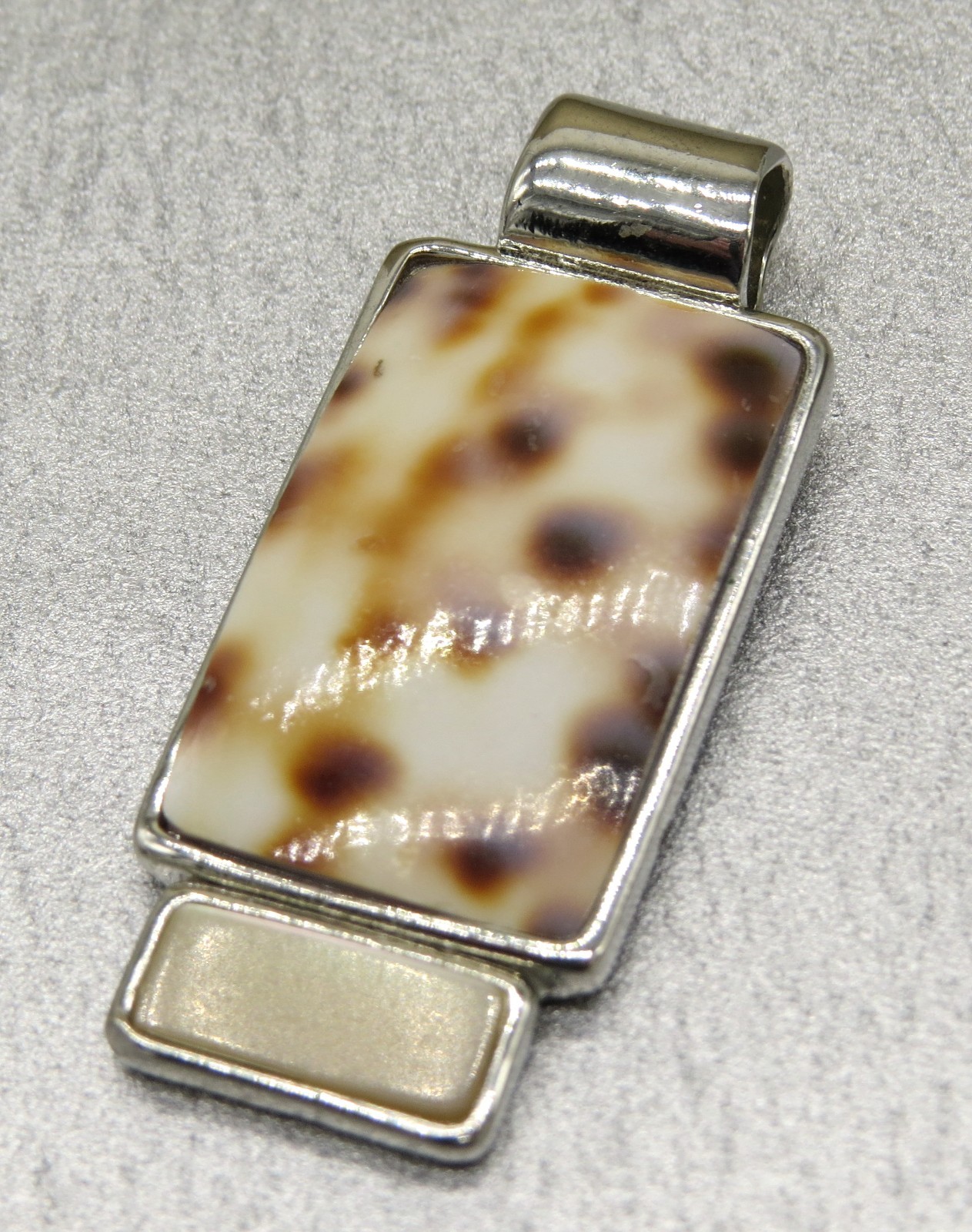 Vintage Lia Sophia Silver Tone Slide Pendant Leopard Pattern Cowrie Shell & MOP