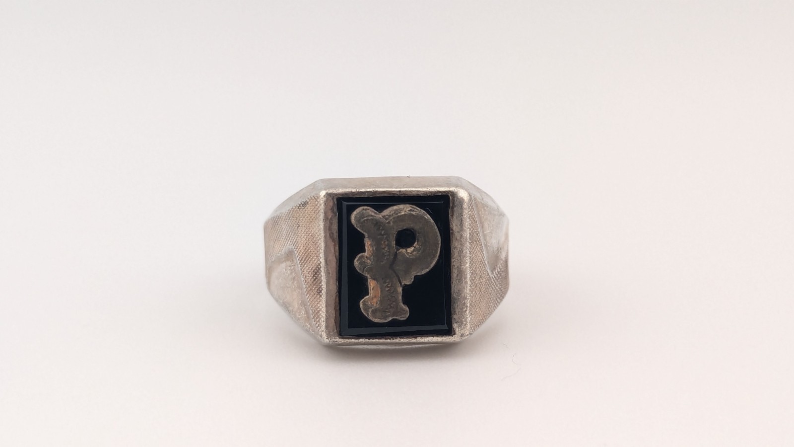 Vintage Signet Ring “P” Sterling Silver Black Onyx Letter P Size 5.5
