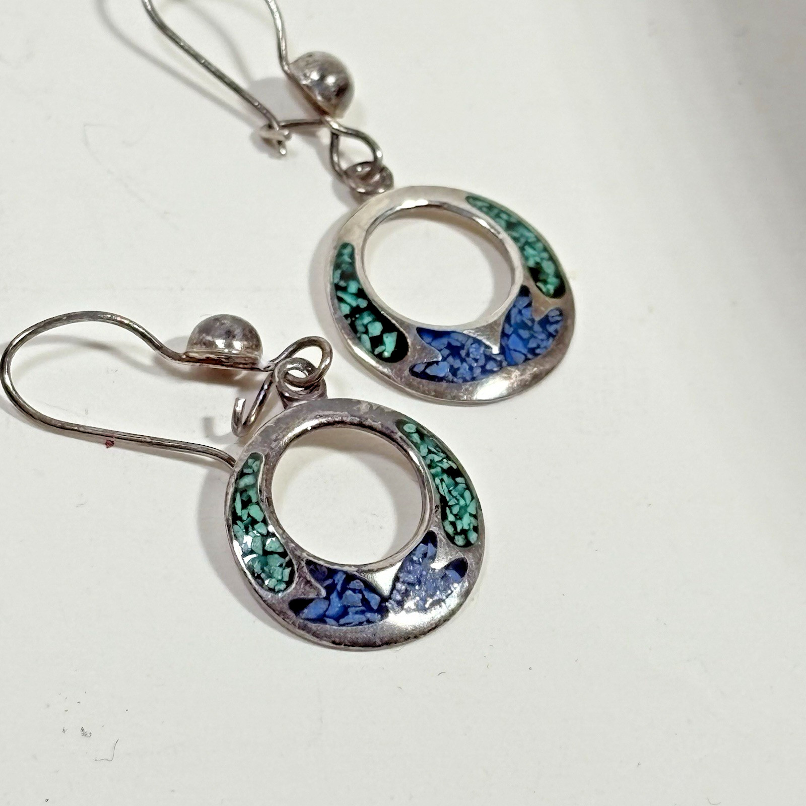 VTG Mexico Silver Turquoise Lapis Chip Inlay Earrings Dangle Circle Hook 5/8″