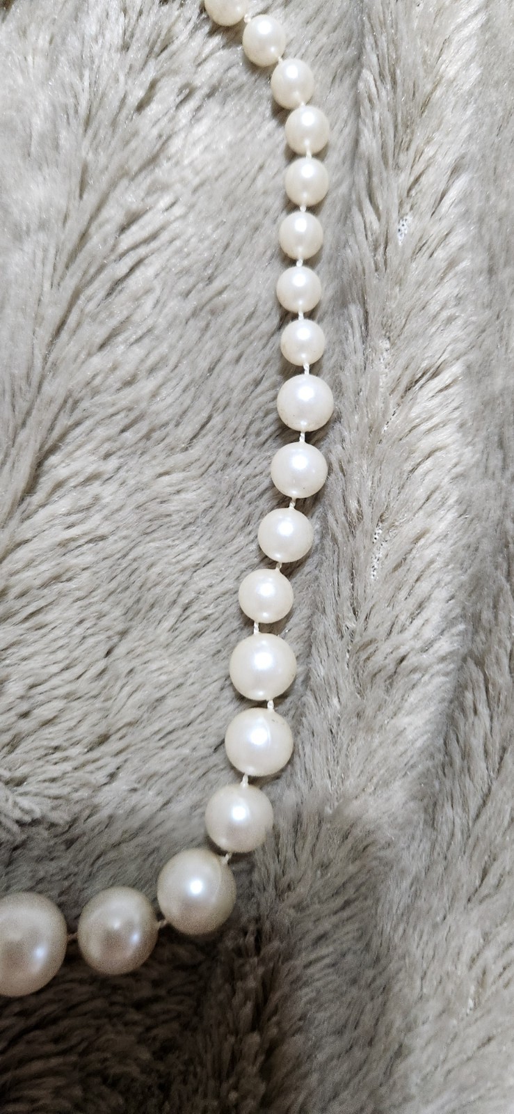 Vtg Graduated Faux Pearl Necklace 16.5 in Classic Grandmacore Cottagecore 80s