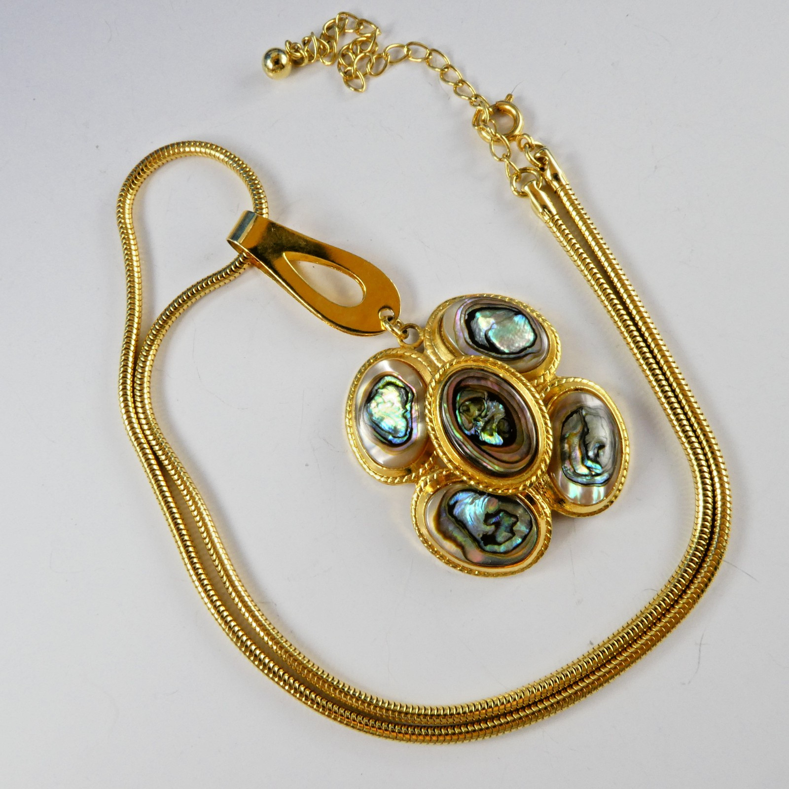 Pretty Abalone Inlay Pendant Gold Tone Snake Chain Nice Quality Designer Style