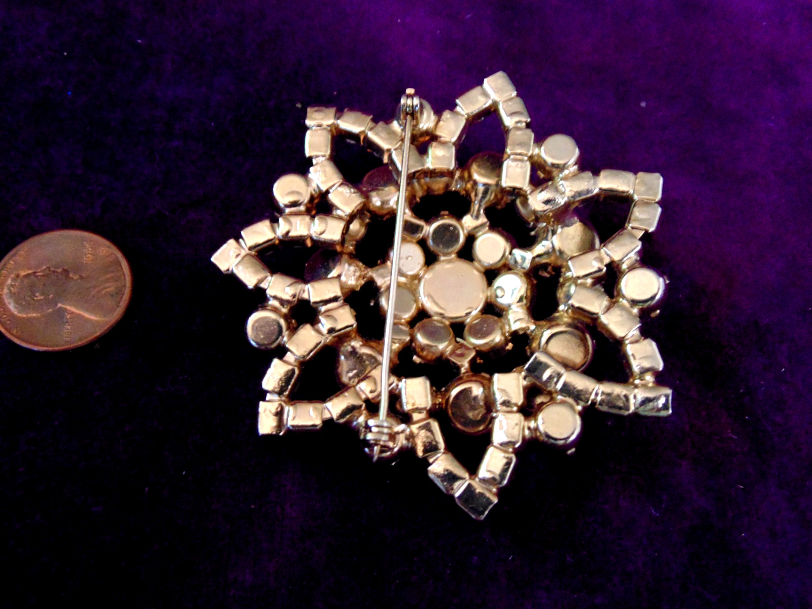 Vtg Juliana D&E Fuchsia Red Aurora Borealis Rhinestone Layered Starburst Brooch