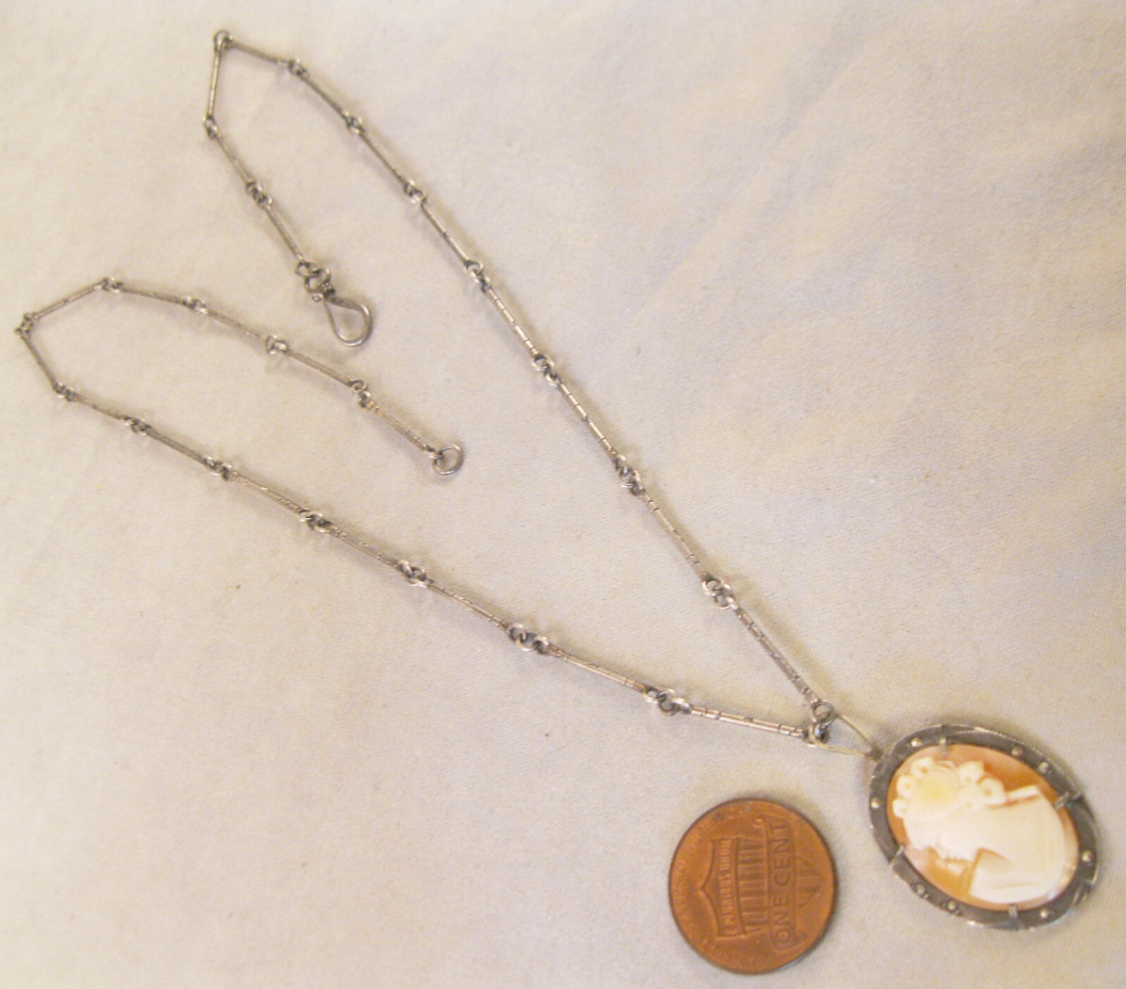 Antique .800 Silver Hand Carved Shell Cameo & Marcasite Pendant Necklace 19 3/4″