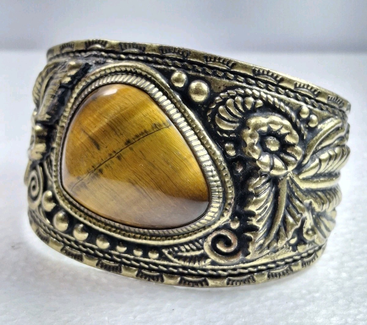Vtg South Western Cuff Bracelet 2 Inch Stone Tiger’s Eye Floral Embossed Brass