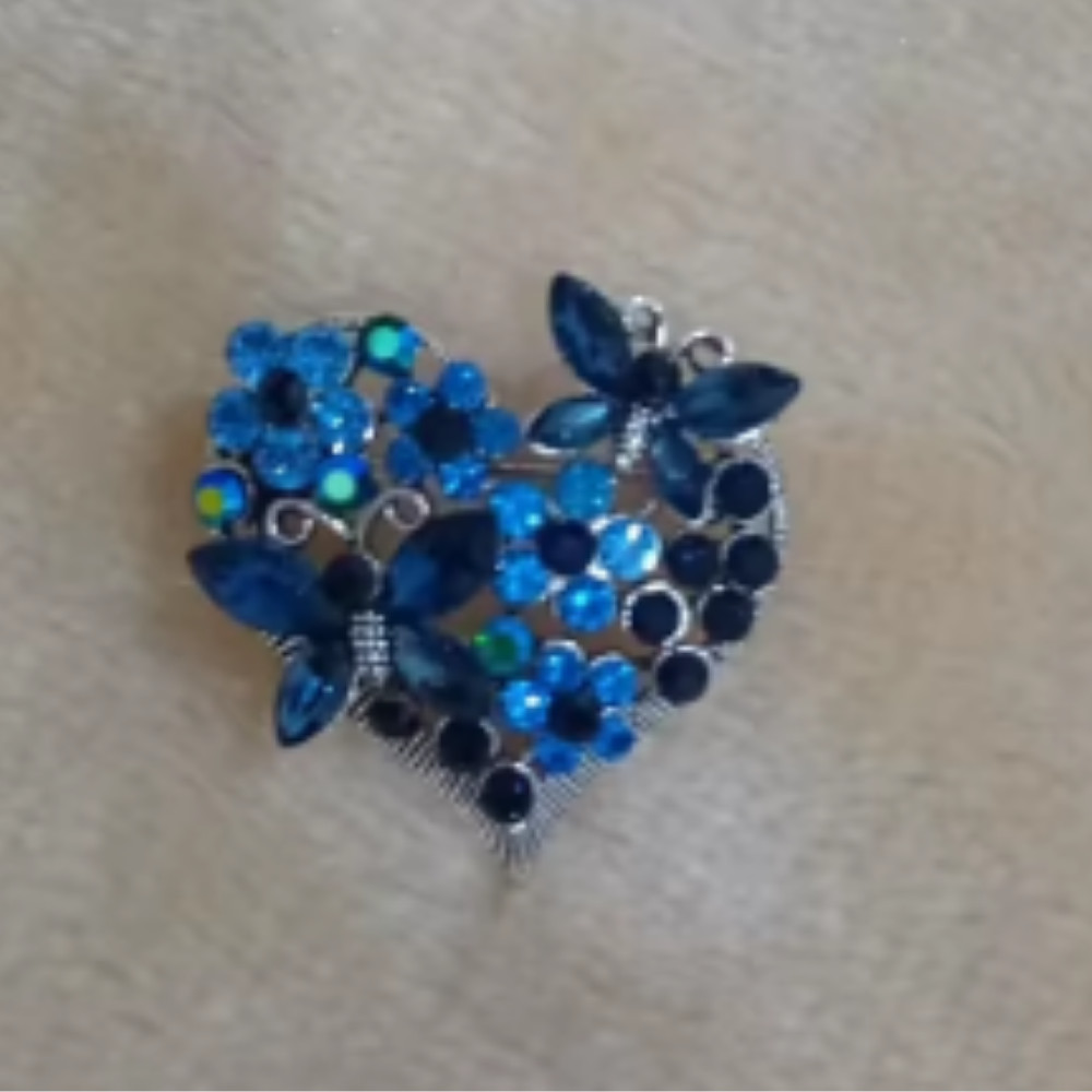 Easter Spring Heart Brooch –Butterfly and Flower Design, Perfect Gift for Spring