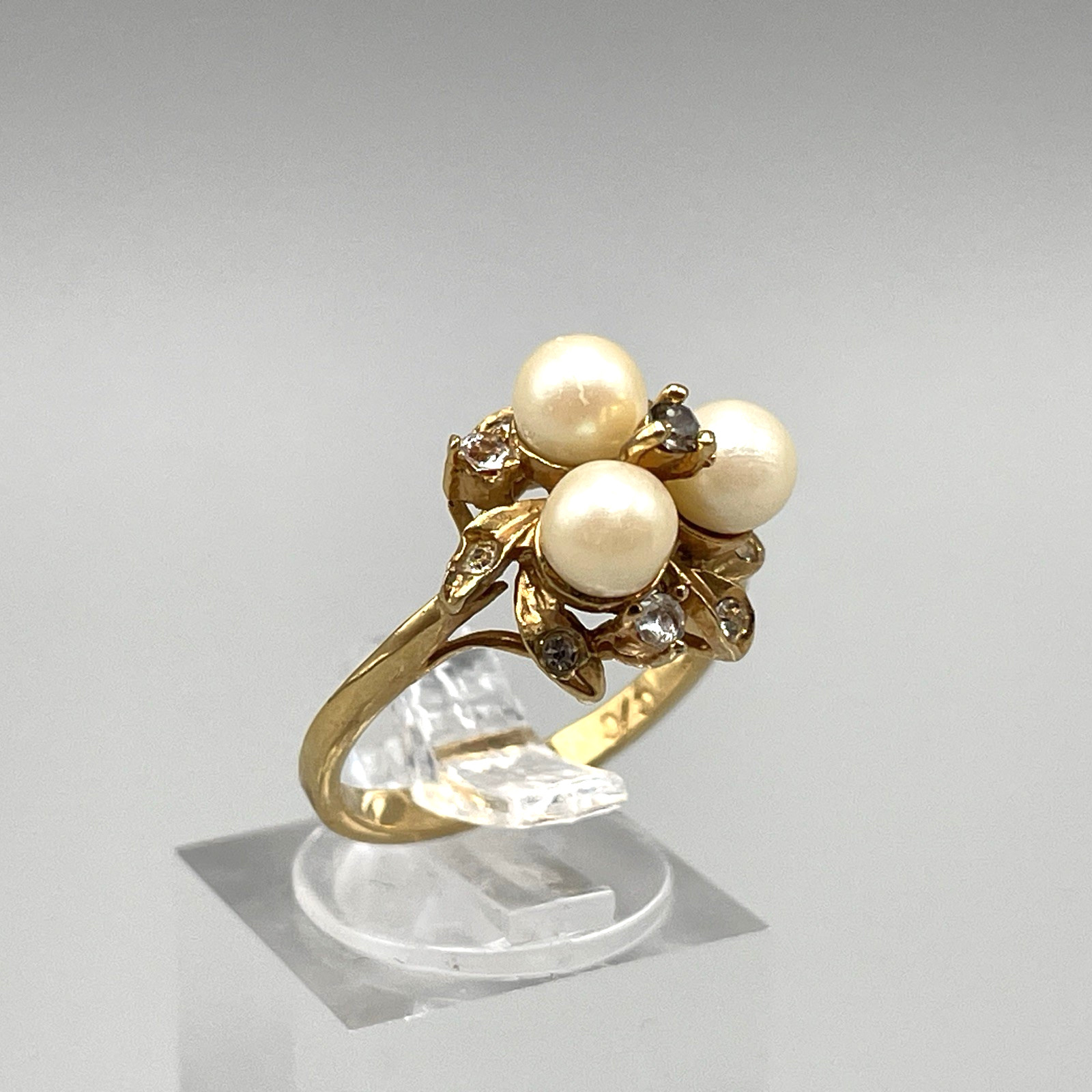 Vintage Gold-Plated Floral Pearl & Cubic Zirconia Cluster Ring – Size 5