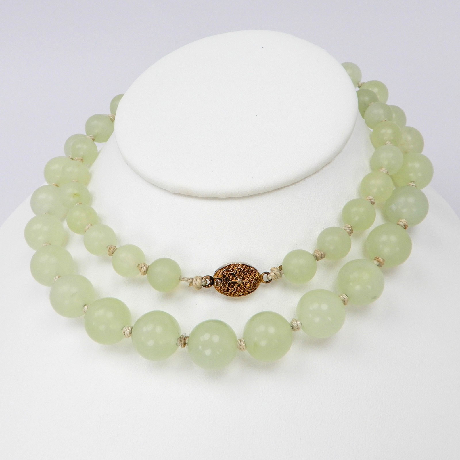 Jadeite Jade Graduated Bead Necklace .925 Silver Filigree Clasp 30″