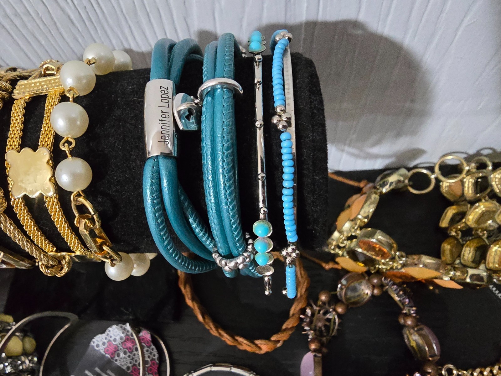Gigantic Mixed metals material an color lot of 70+ braceletn, signed /unsigned