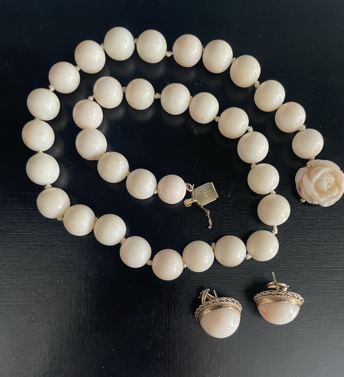 NATURAL ANGEL SKIN CORAL NECKLACE W/ MATCHING EARRINGS-14kt GOLD CLASP & EARRING