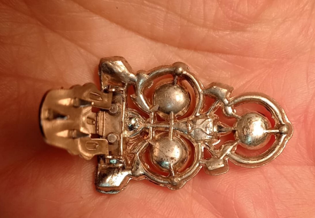 New England Glass Works Dress/Fur Clip