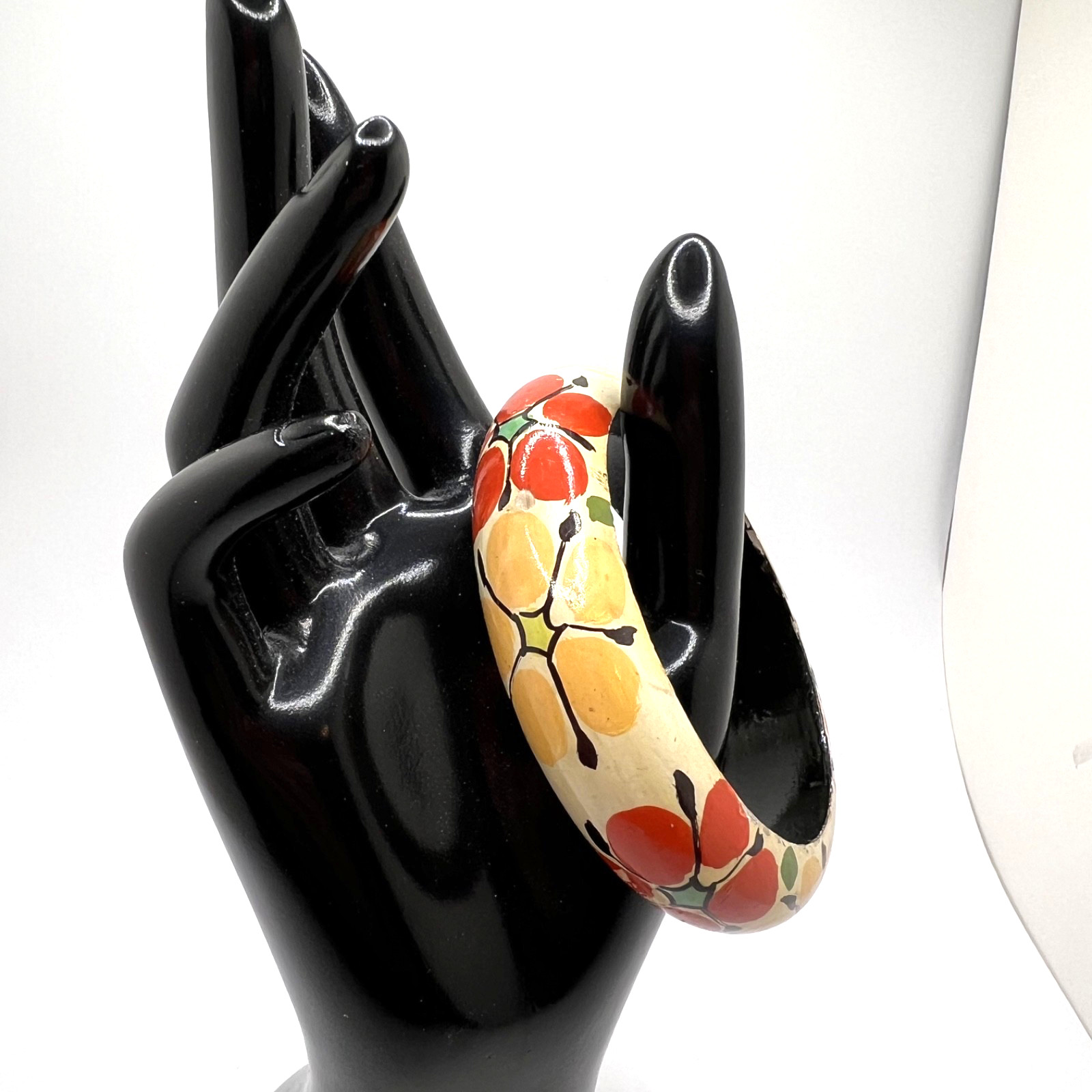 Vtg 60s-70s PAINTED WOODEN BANGLE- Bright Flowers on Cream – 7.5-8″ – Very Light