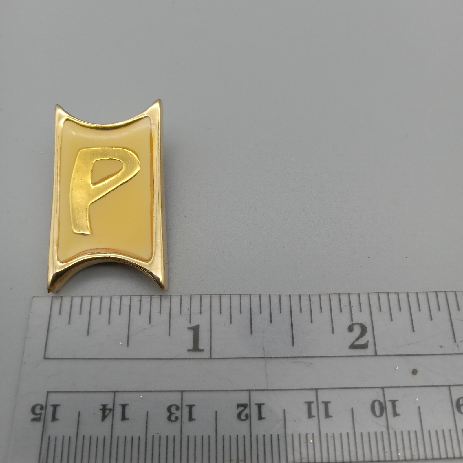 Celebrity NY Signed Initial Letter P Gold Tone Enamel Brooch Pin Vintage Estate
