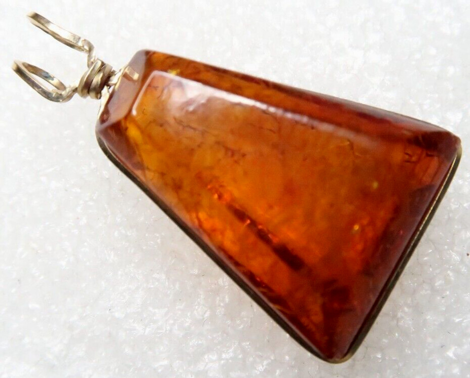 VINTAGE GOLD TONE HONEY COLOR BALTIC AMBER PENDANT for NECKLACE