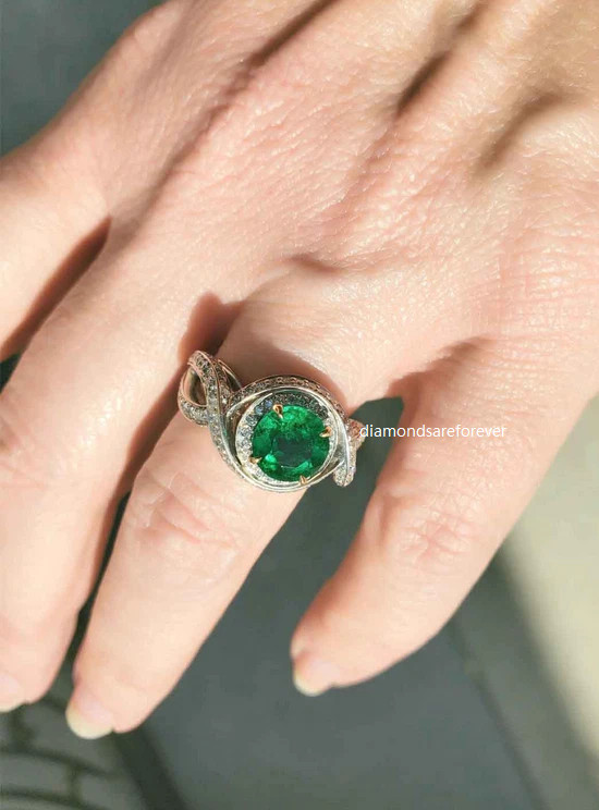 Gorgeous 1.85CT Vivid Green Round Cut Emerald With White CZ Fabulous Fine RingFN