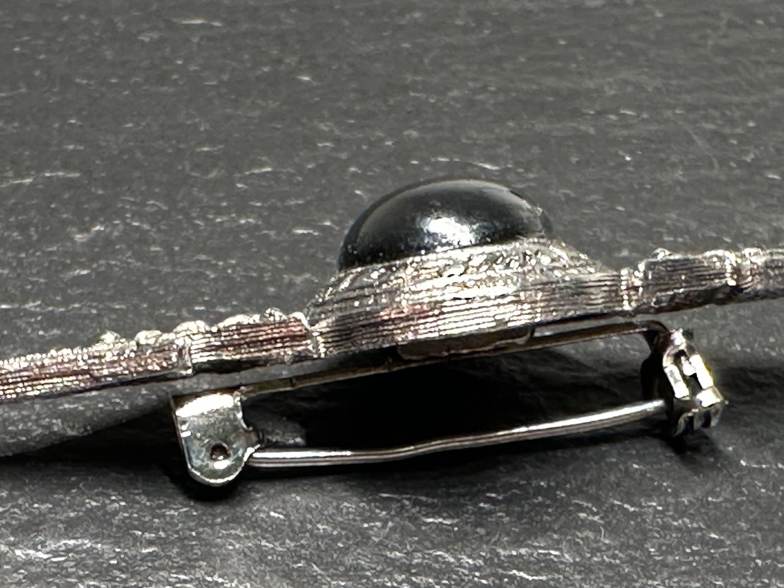 SILVER TONE BAR PIN BROOCH WITH RHINESTONES, SHINY BLACK INSERT E855