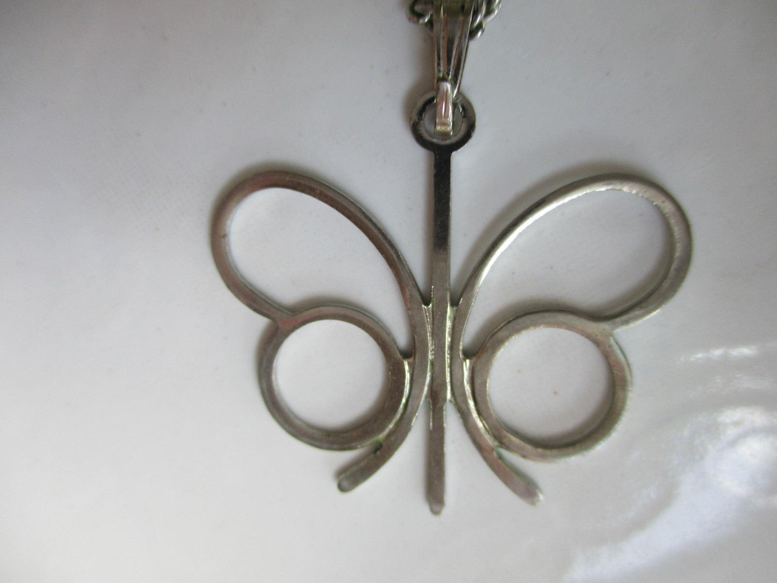 VINTAGE SARAH COVENTRY BUTTERFLY PENDANT NECKLACE SILVERTONE 18″ & RING