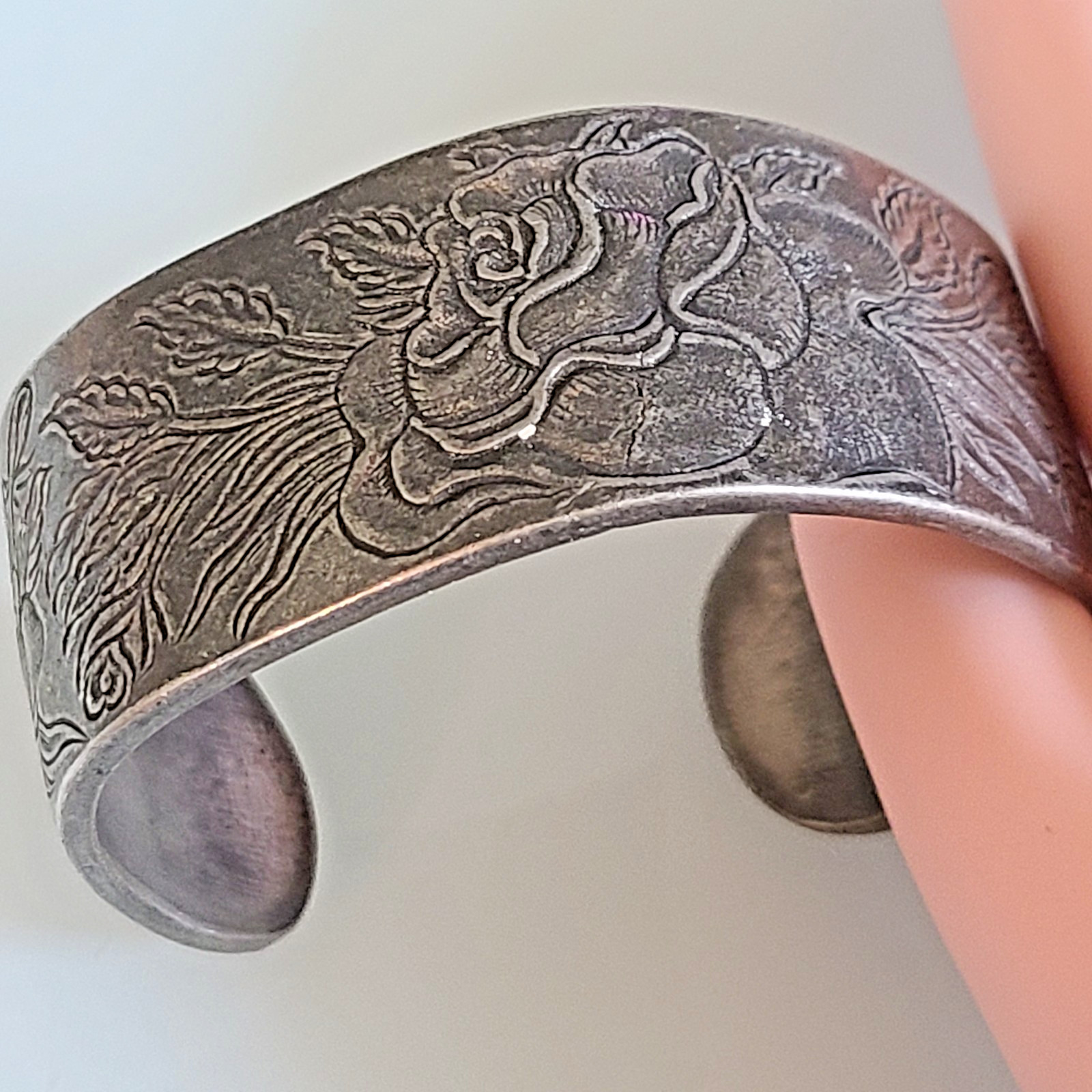 Vintage SALISBURY PEWTER CUFF BRACELET Flower of the Month JUNE ROSES BEAUTIFUL