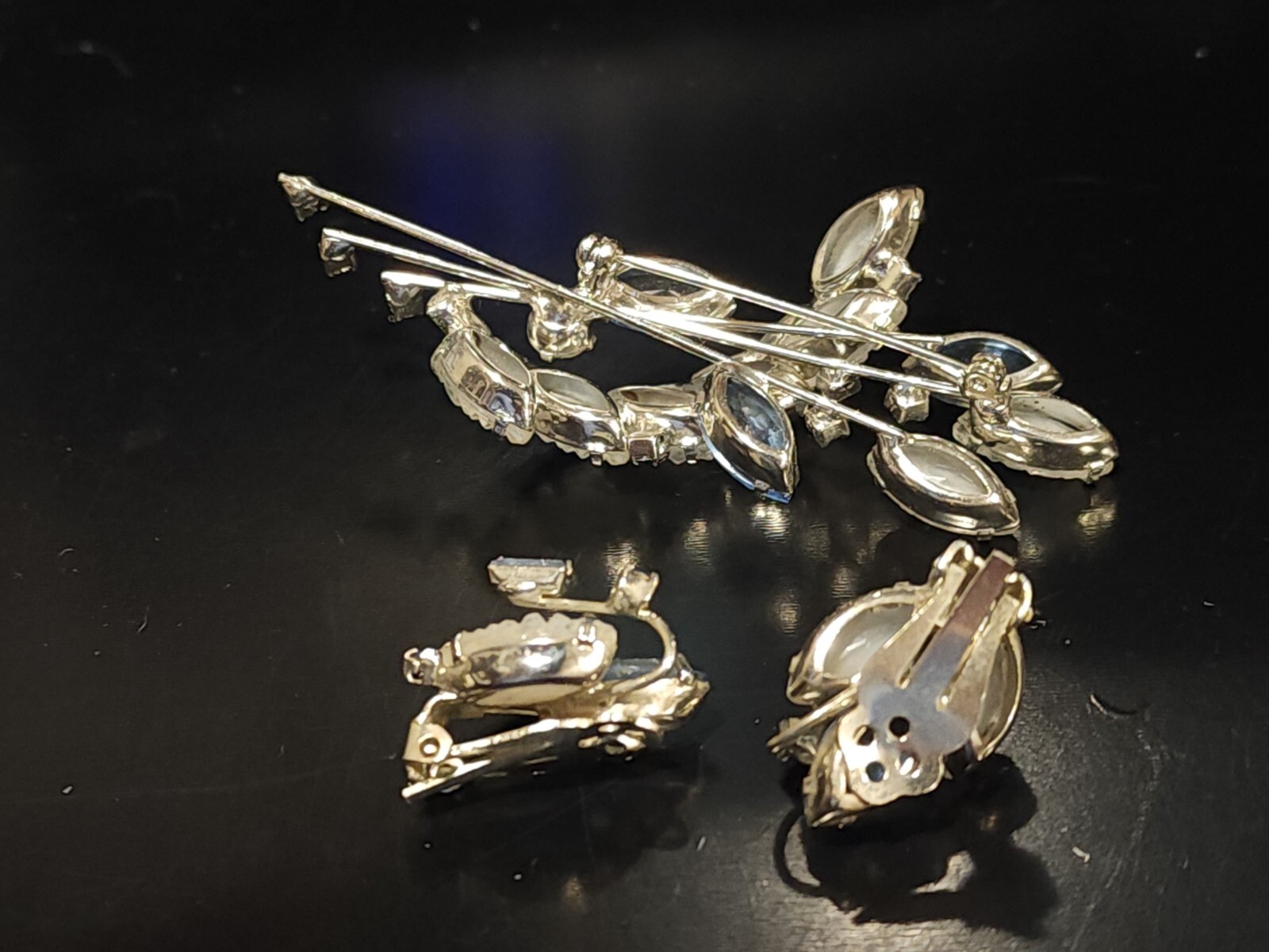 Juliana Delizza & Elster Blue Rhinestone and Glass Clip on Earrings and Brooch