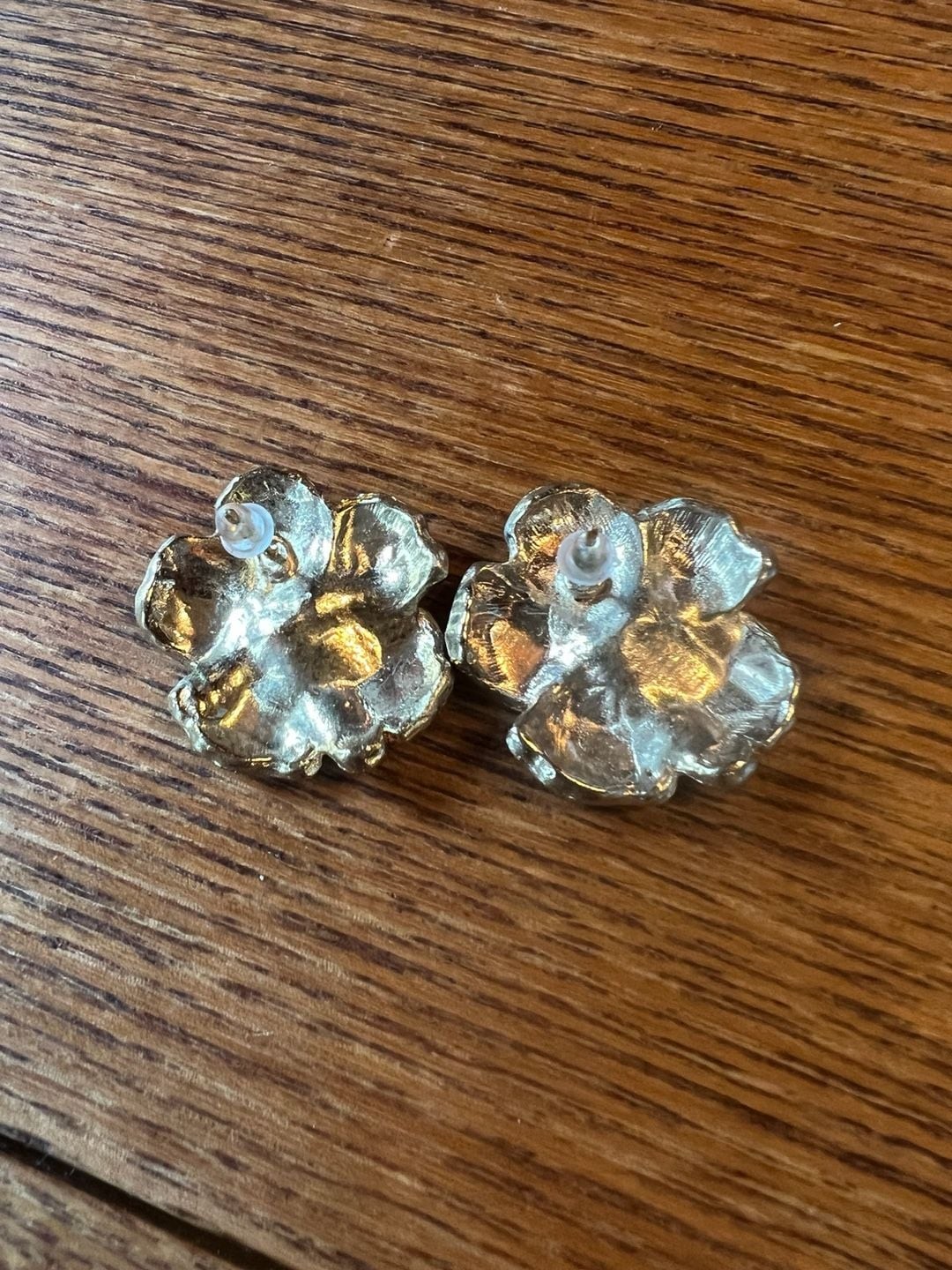 Vintage Gold-Tone Enamel Hibiscus Flower Stud Earrings with Rhinestone Center