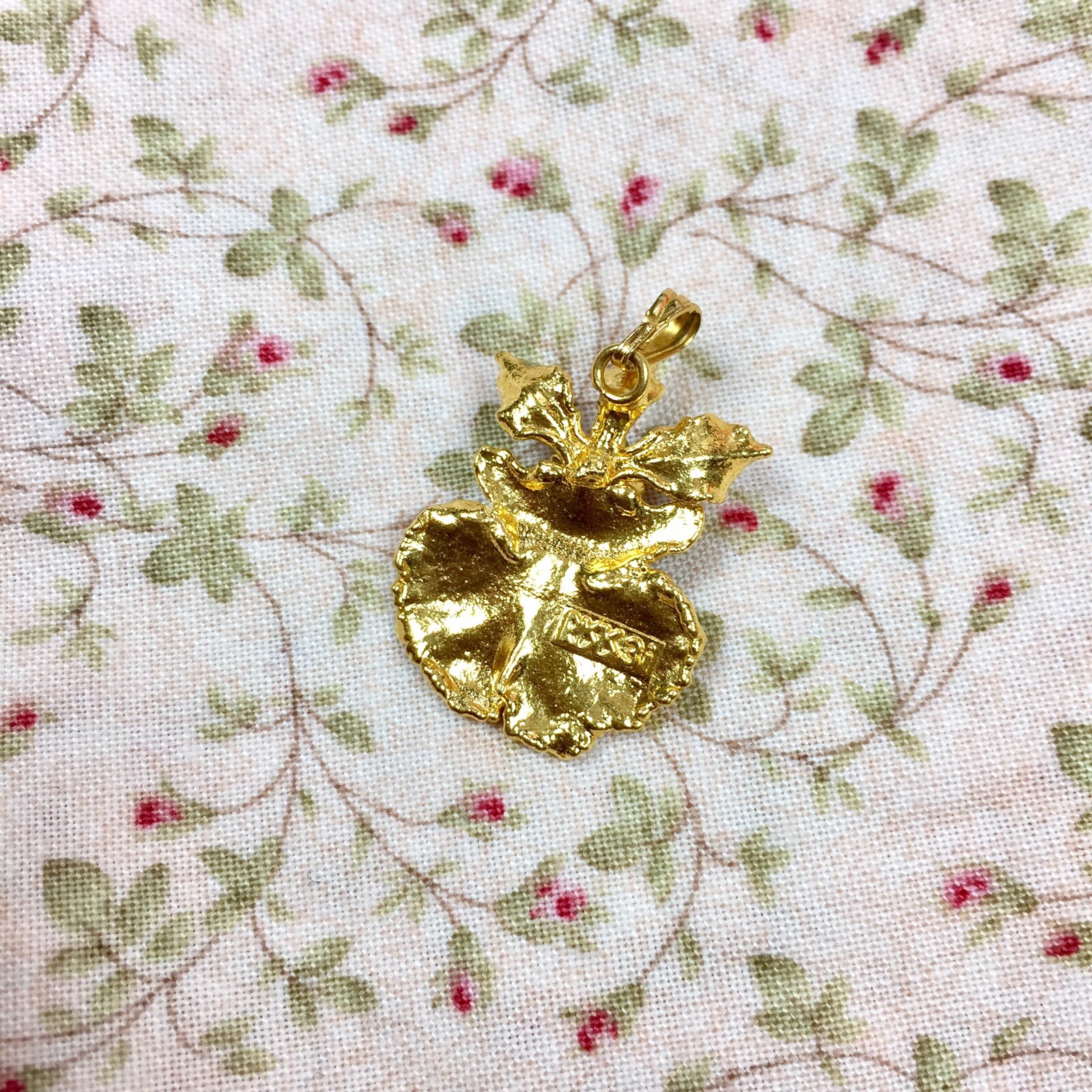 Risis 3i Natural Orchid Oncidium Small Pendant Charm Gold Plated Black 1 1/8″