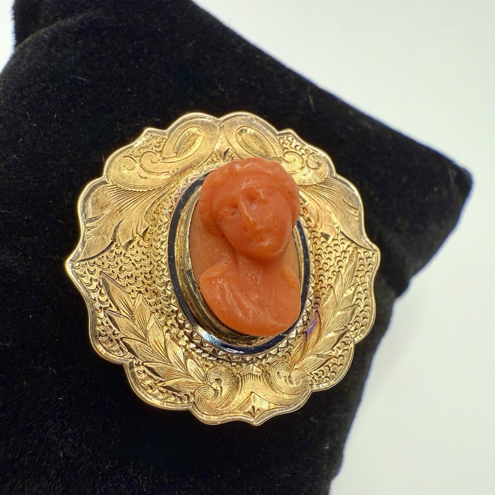 Antique Victorian Era Carved Coral Cameo RARE 3D Bust 10k Gold Frame Brooch Pin