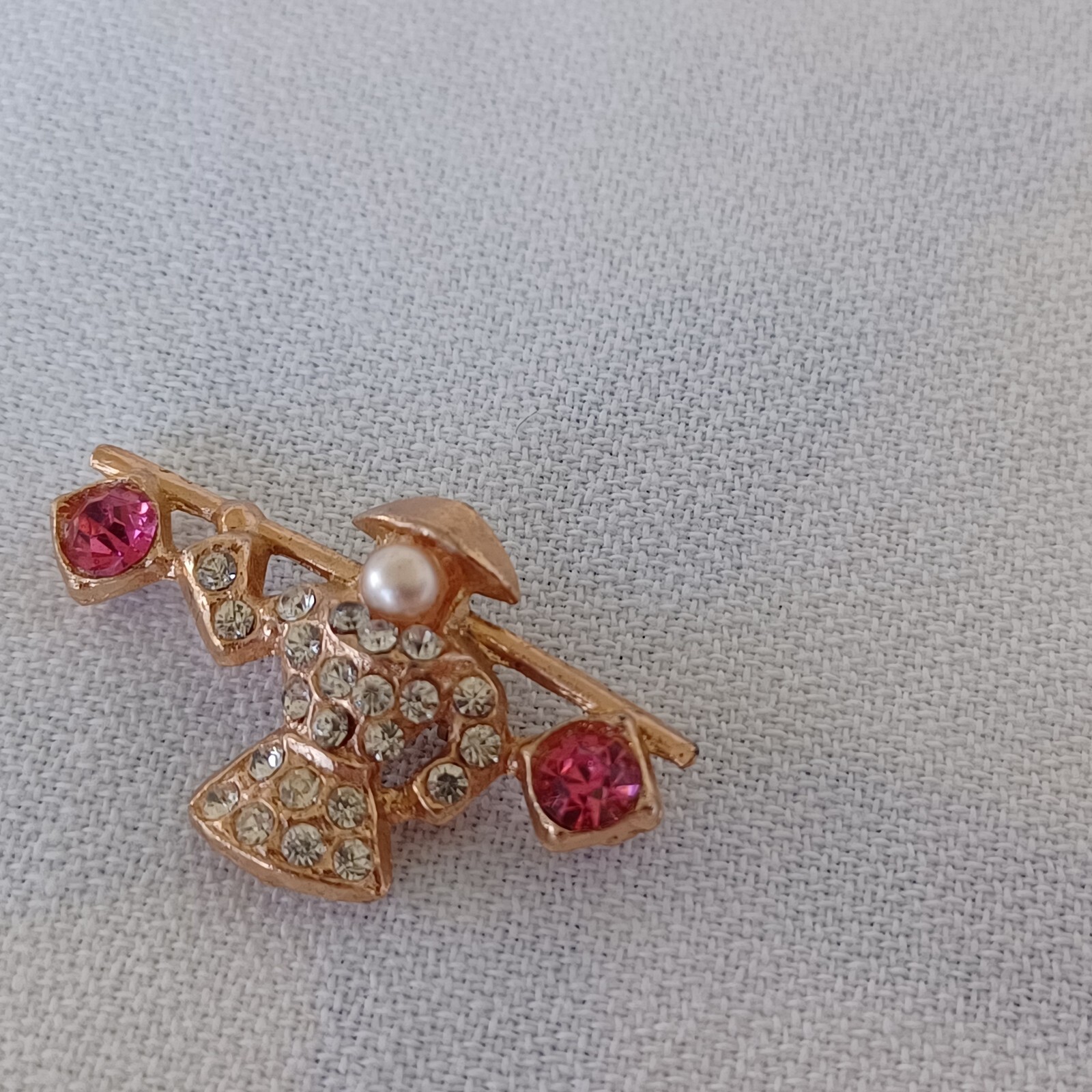 Vintage Small Brooch Asian Woman With Shoulder Pole Rhinestones Faux Pearl