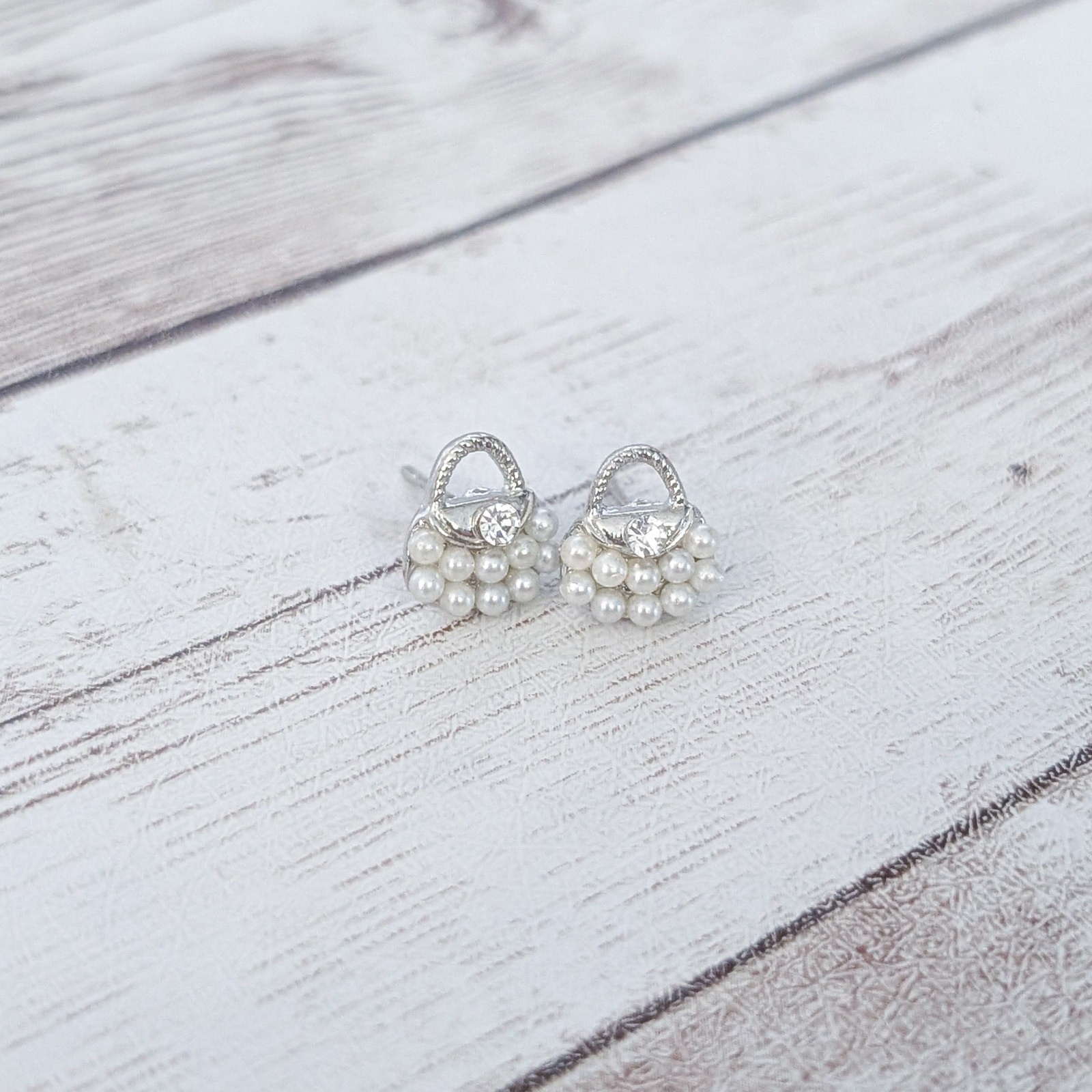 Vintage Stud Earrings Dainty Faux Pearl Purse