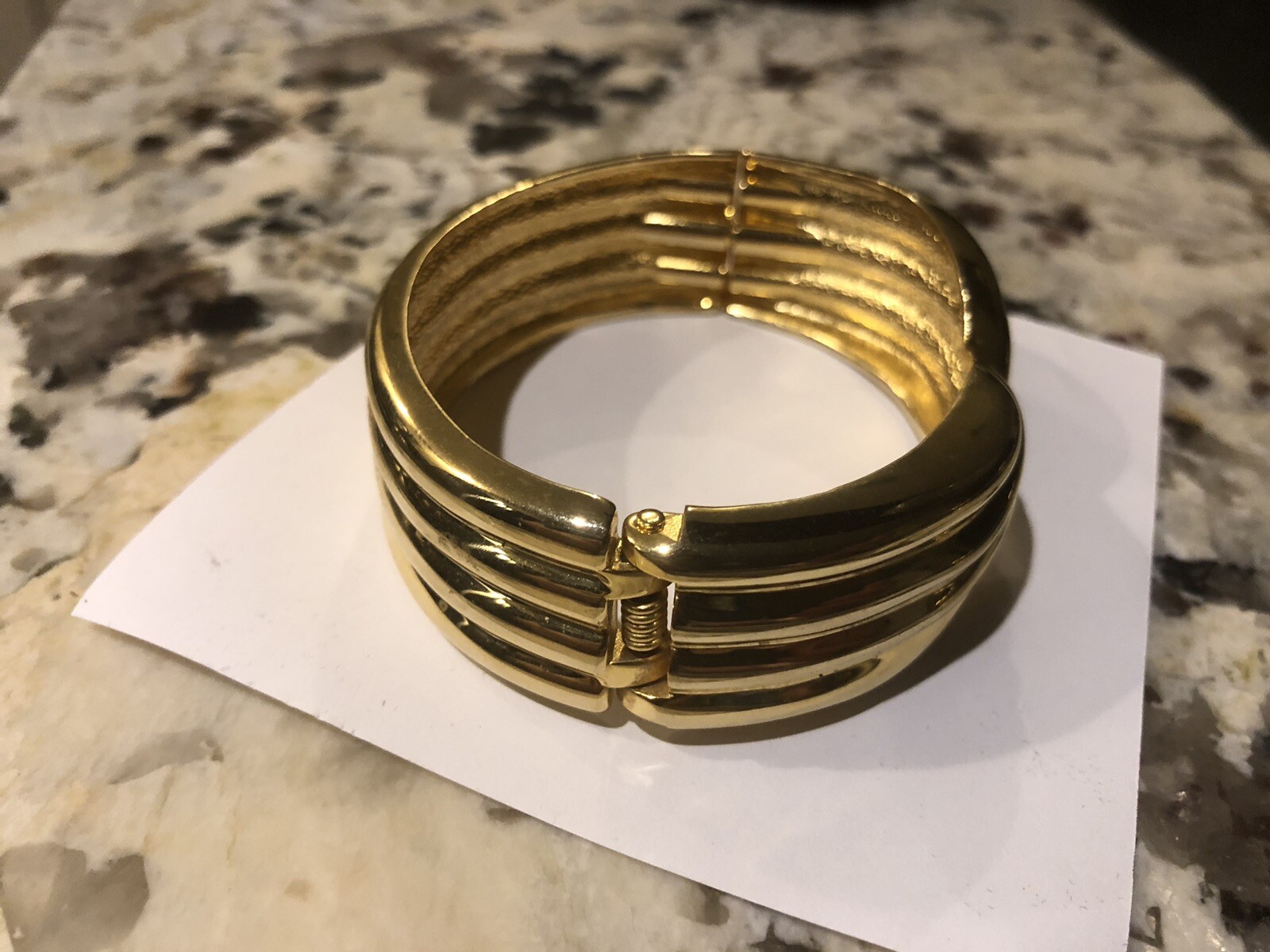 Vintage Gold Tone Bangle Bracelet Ribbed Twist Spring Hinge Open Close