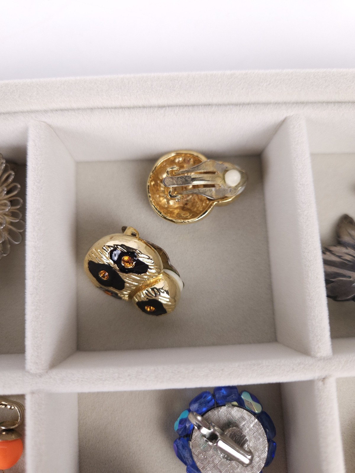 Large Lot Of Vintage Estate Antique 80’s 90’s Clip-On And Tension Earrings