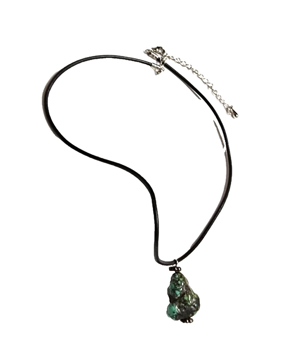 Vintage Natural South-Western Turquoise Bead Pendant Necklace 19″ Black Cord