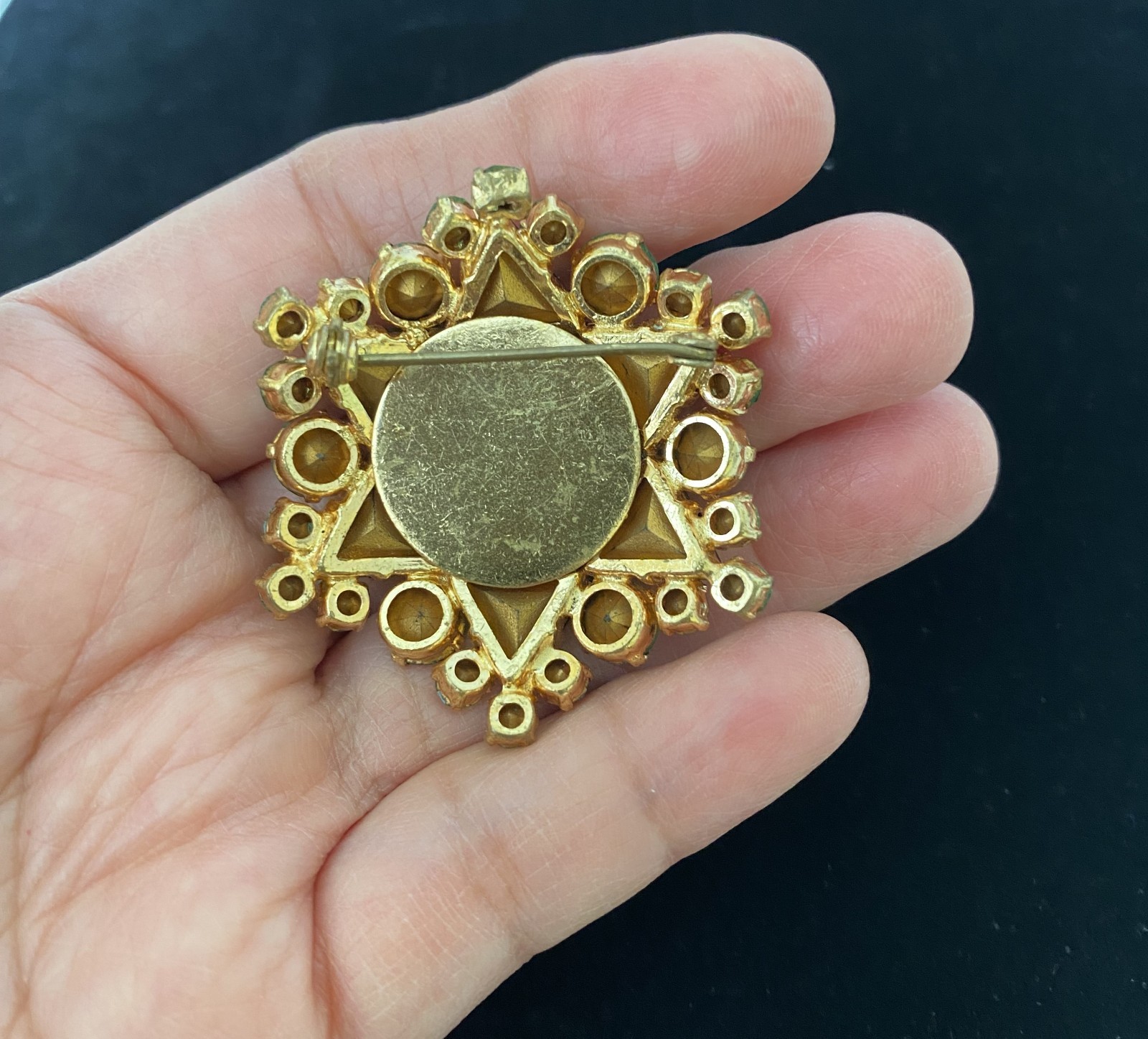 Vintage Emerald Green Rhinestone Starburst Brooch Gold Tone Statement Pin