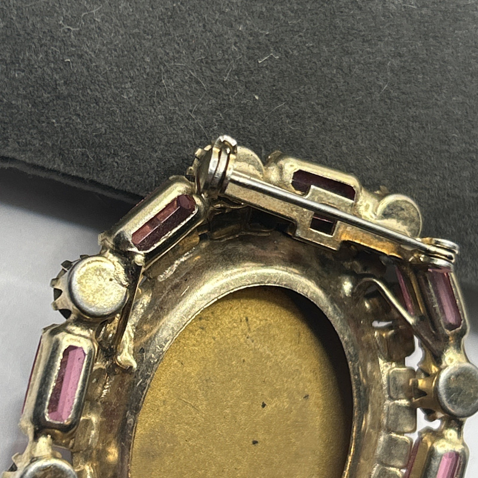 Large Pink/White Set Rhinestone Purple Crystal Solitaire Gold Brass Pin Brooch