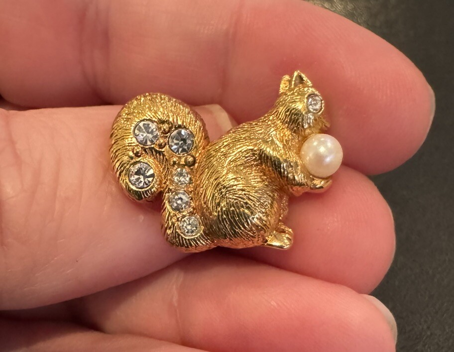 Vintage Squirrel Nut Rhinestone Faux Pearl Gold Tone Lapel Pin Scatter