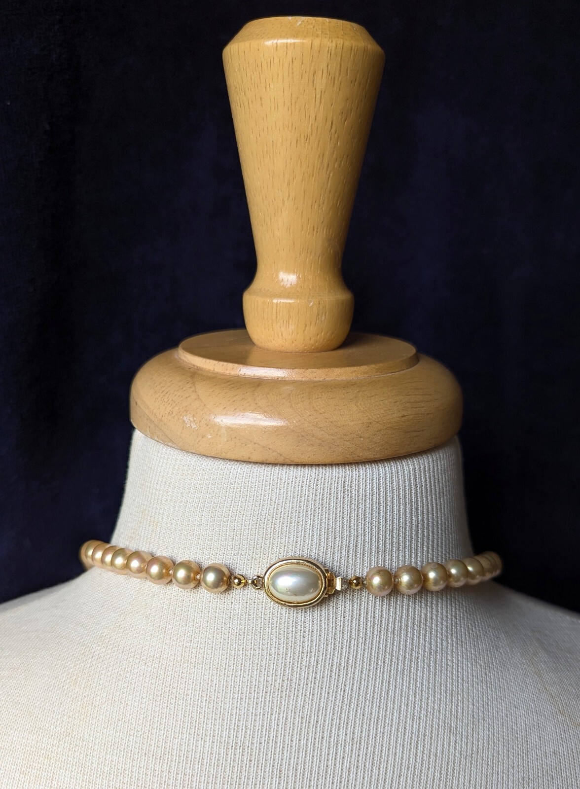 Vintage CAROLEE Faux Pearl Knotted Champagne Gold Tone 60″ Rope Length Necklace
