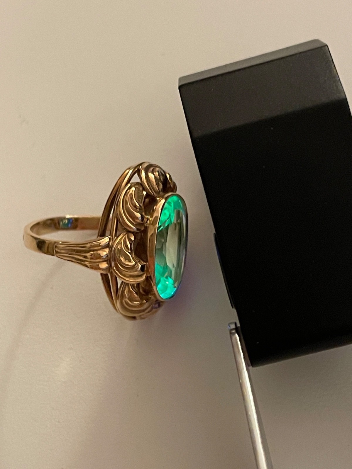 Vintage Mid Century 14k Yellow Gold Austrian Uranium Glass Cocktail Ring Size 5