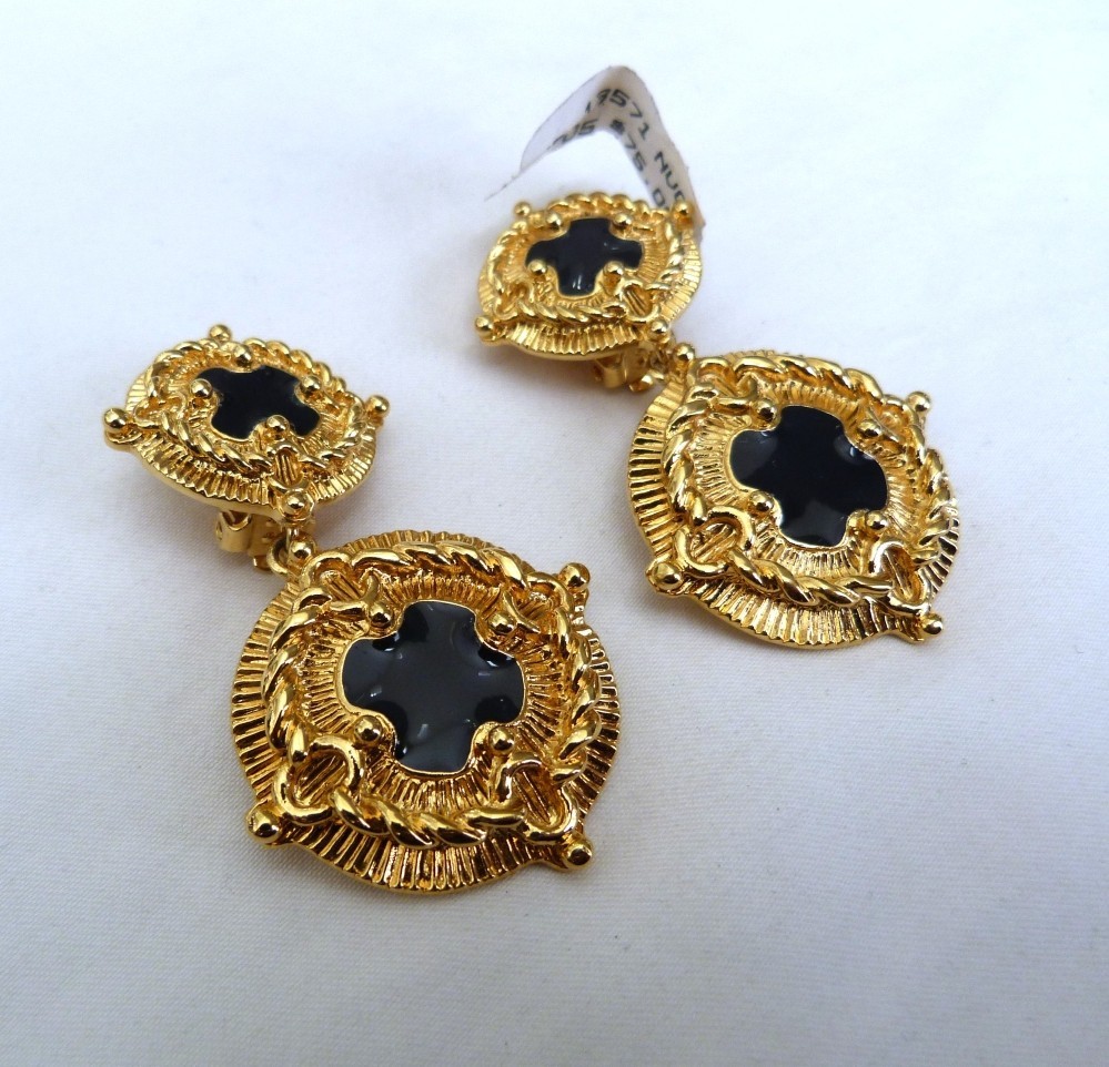 2 3/8″ VTG SIGNED ST JOHN BLACK ENAMEL ETRUSCAN DANGLE DROP EARRINGS NEW W/TAGS