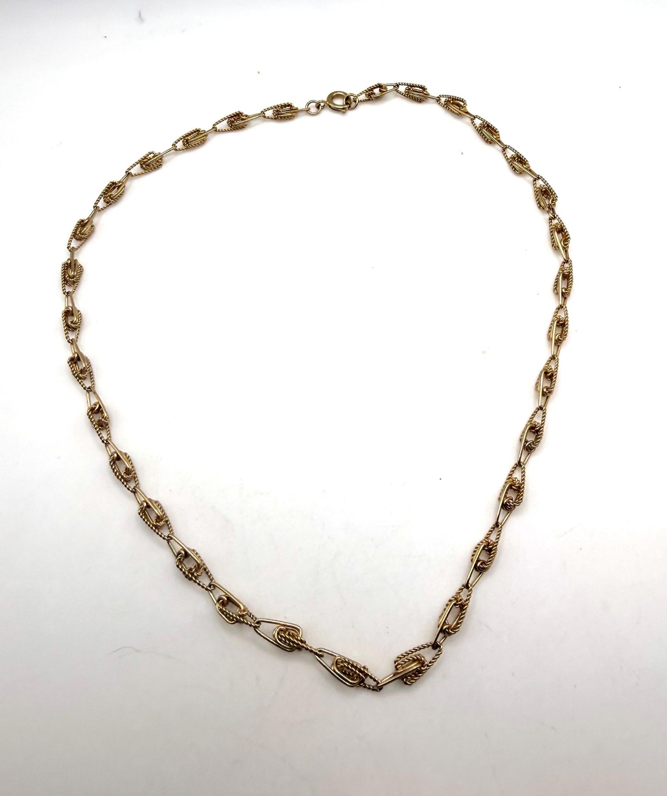 Vintage twisted rope knot link gold tone chain short necklace choker 14 1/2 inch