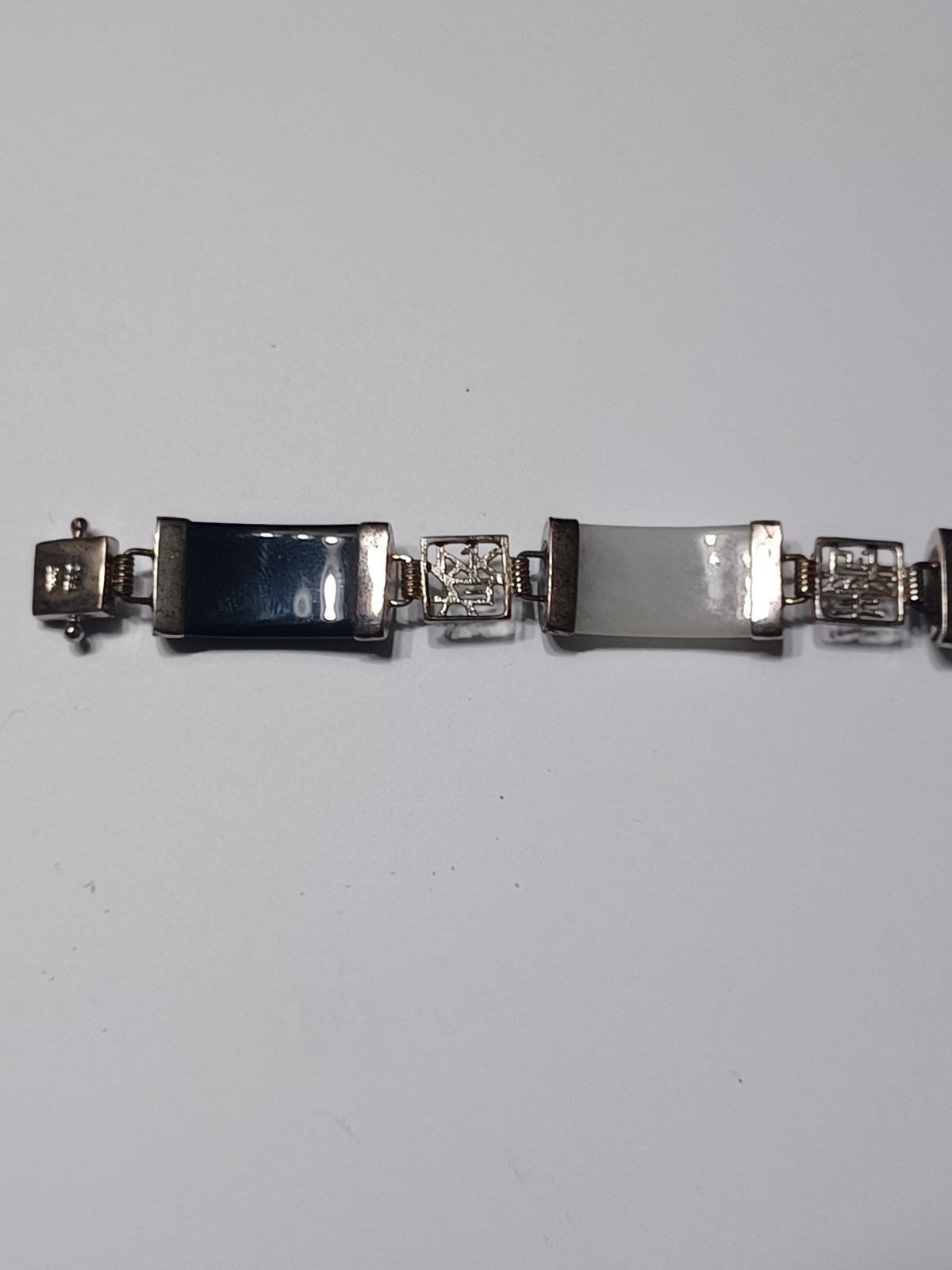 VINTAGE DBJ STERLING SILVER & JADE GEMSTONES BRACELET CHINESE MOTI