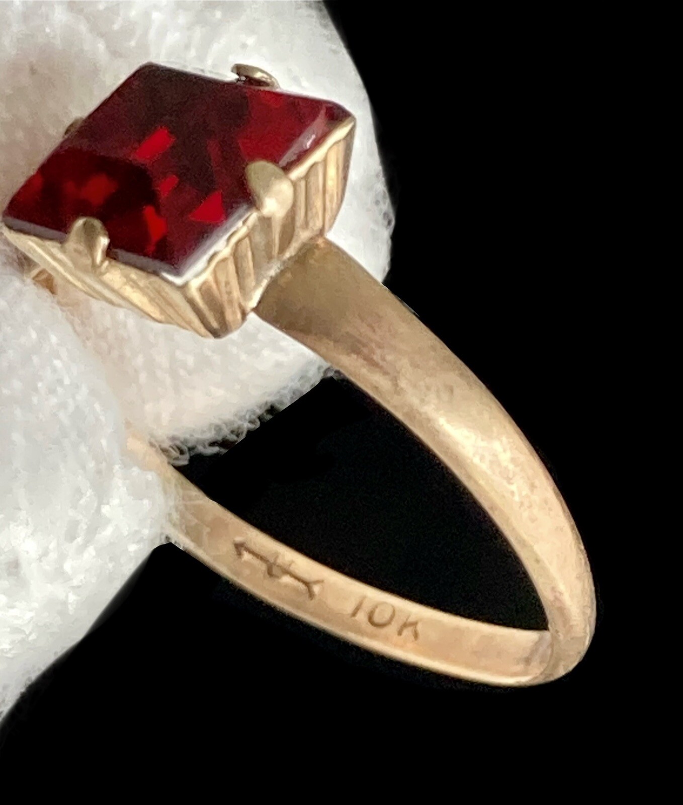 10k Yellow Gold Red Glass Ring Adjustable Band Size 4.75 Uncas Ladies Vintage