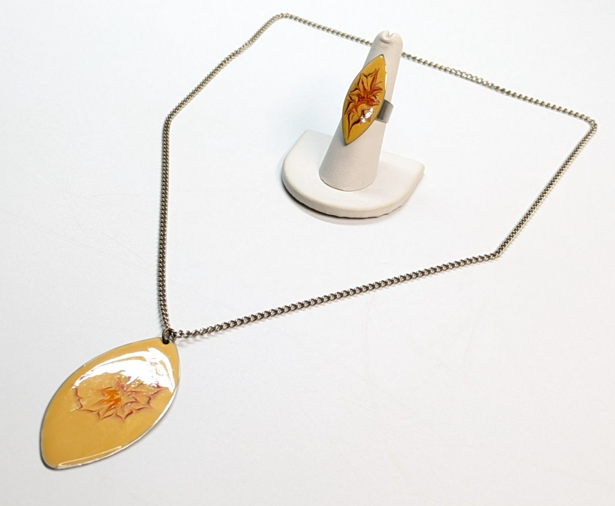 VTG Signed Sheffield England Cream Enamel Pendant Necklace & Adjust Ring Set