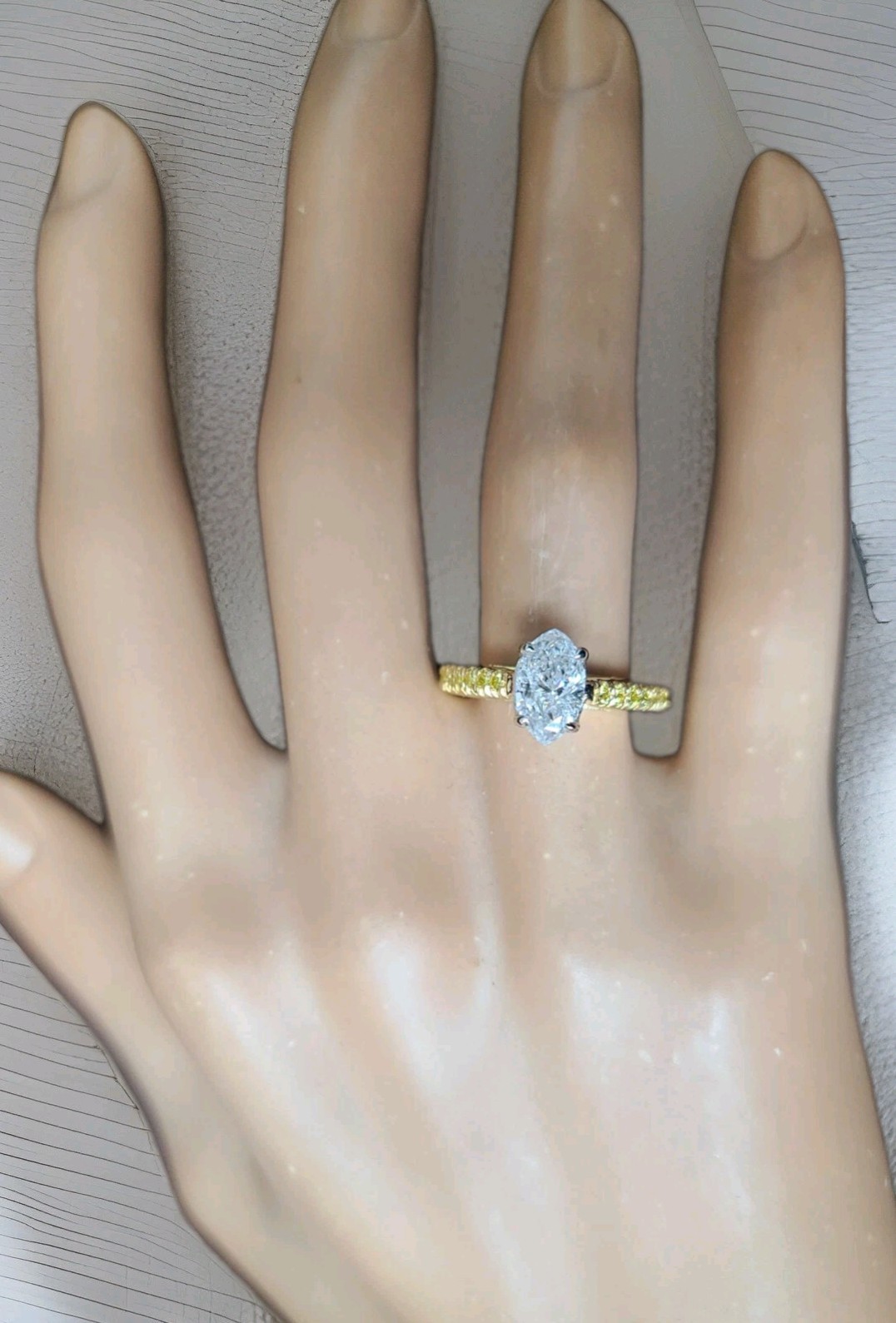 18k yellow gold 1.05ct. natural marquise Diamond Engagement ring