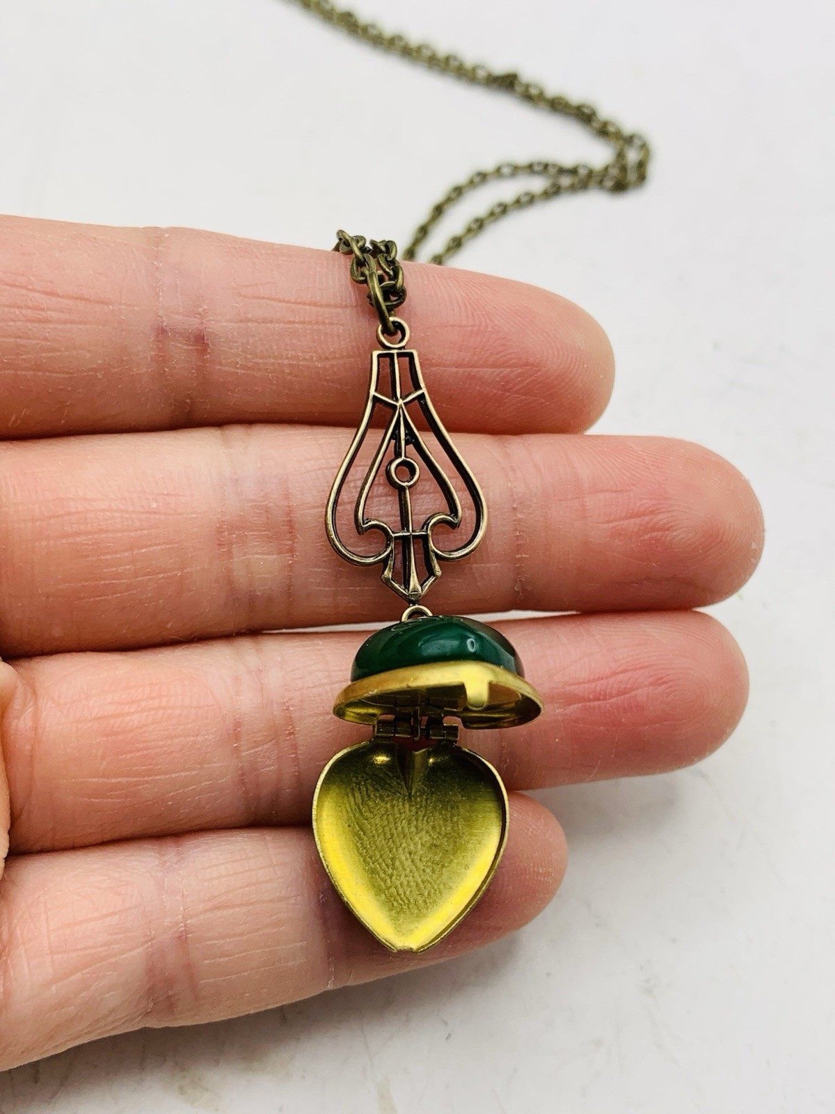 Vintage Style Dark Green Cabochon Gemstone Heart Photo Locket Lavalier Necklace