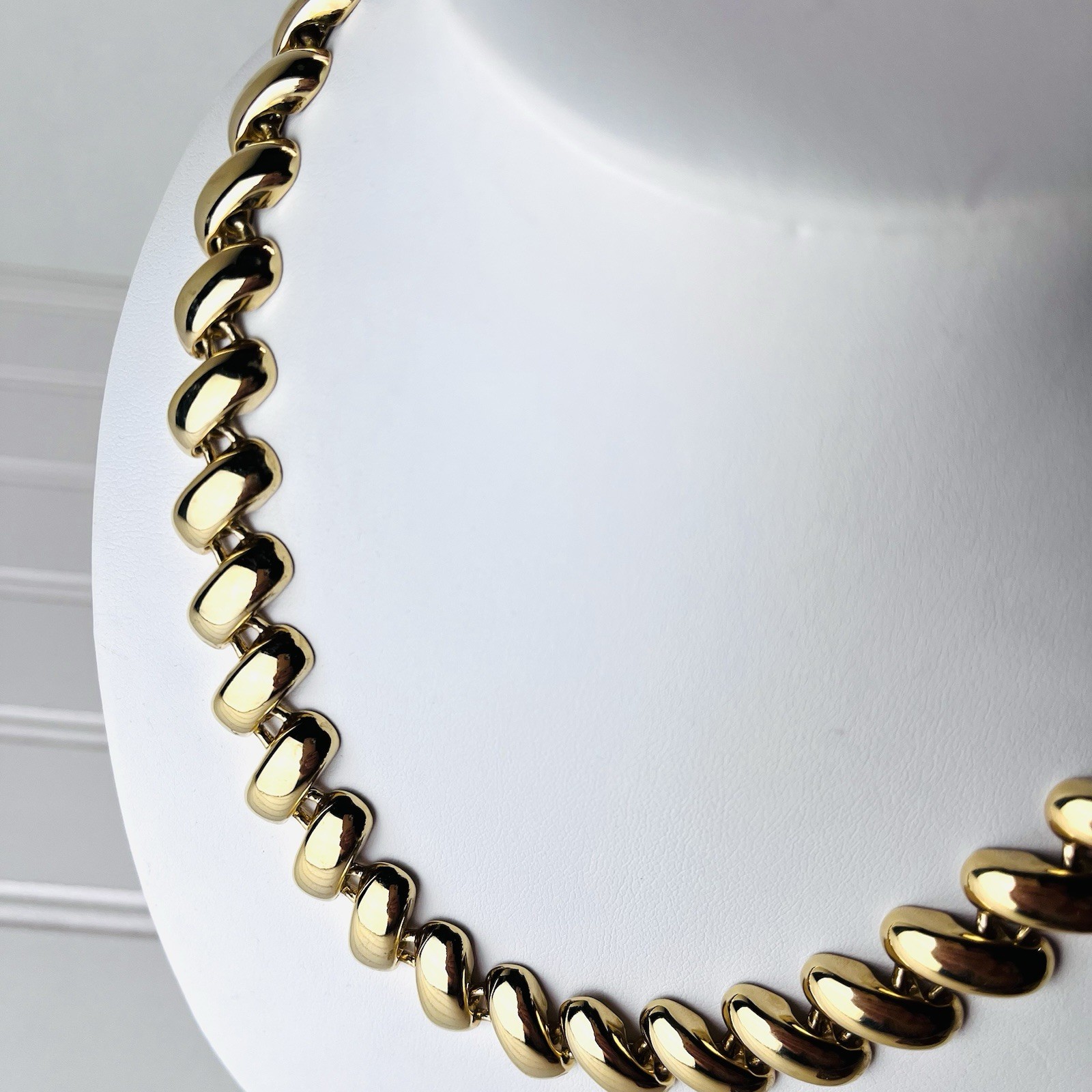 Vtg Collar Necklace 17” Choker – Bold Gold Lozenge Links – 1990s – Retro Classic