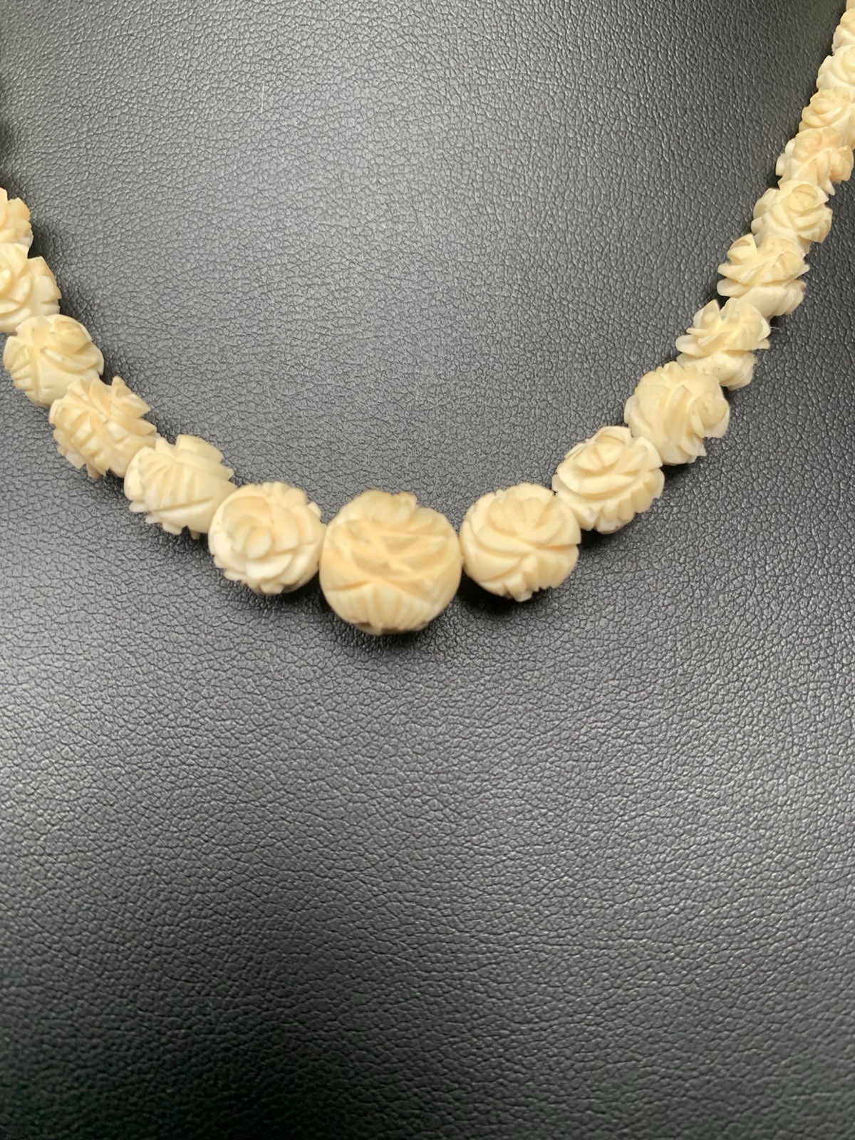 Vintage Hand Carved Rose Necklace – Graduated Floral Beads 1930s–1950s 18”