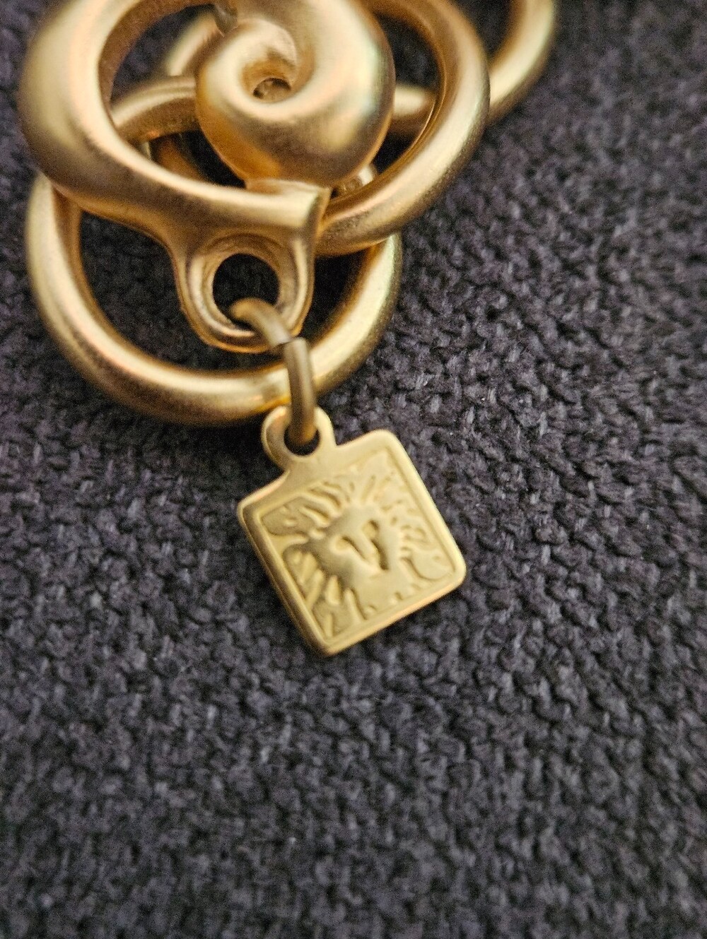 VINTAGE Anne Klein AK Matte Gold Tone Swirl Articulated Link Chain Necklace