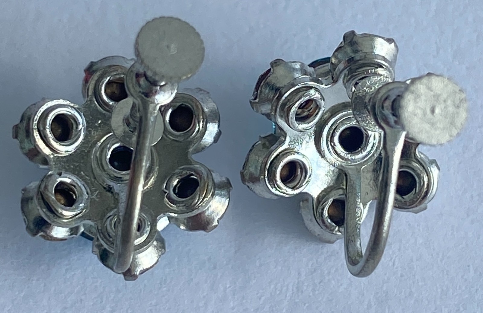 Vintage Blue Rhinestone Flower Cluster Screwback Earrings Silver Tone Prong Set
